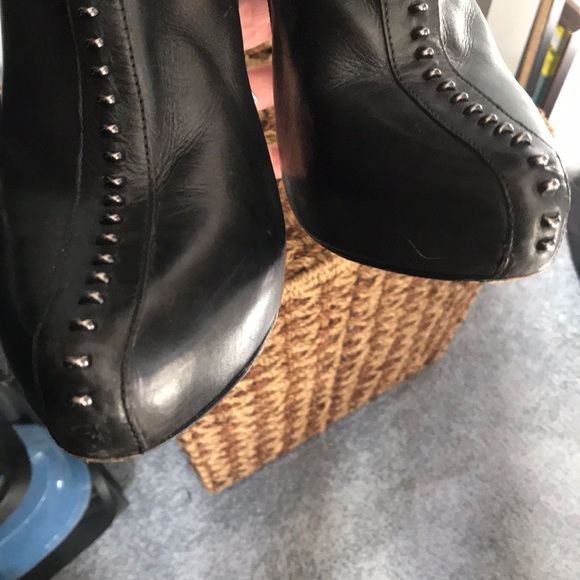 Signature Report Black Leather Knee Hi Boots - Picture 7 of 8